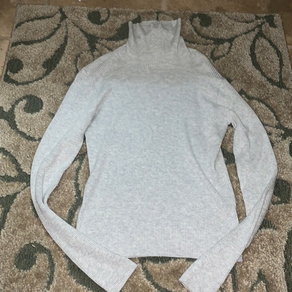 3️⃣for50 Brandy Melville Gray Silver Turtleneck S - Picture 1 of 4